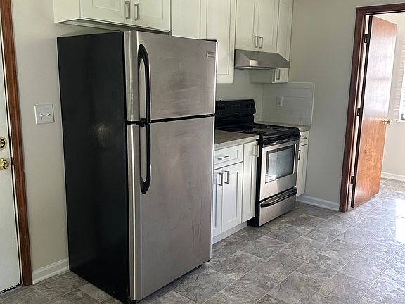 3rd image of 4511 Hooks Ln