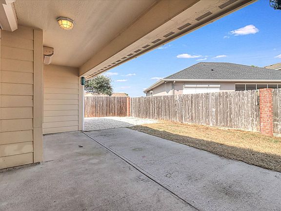4th image of 13982 Windjammer Dr