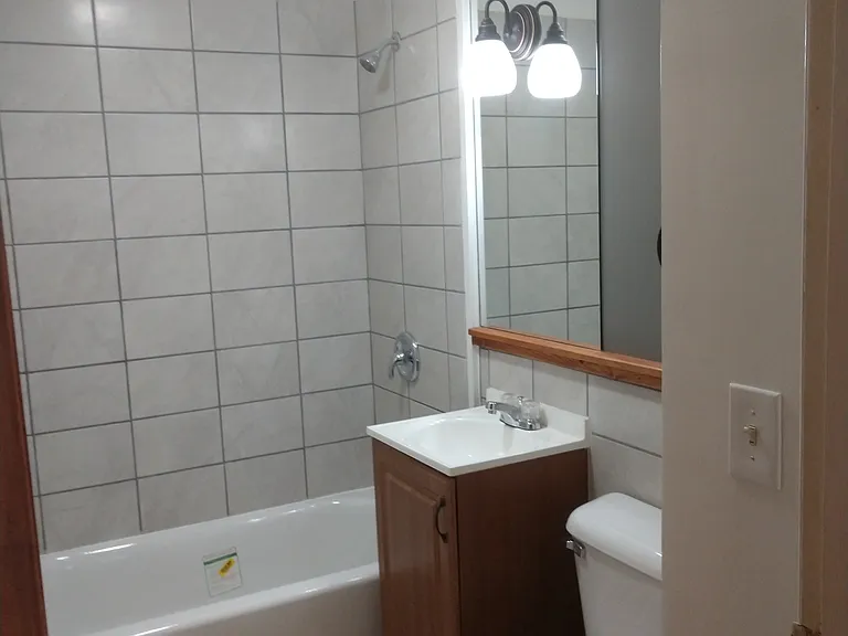 2 bedroom apartment bathroom.