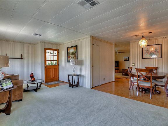 4th image of 275 Burnett Ave Space 33