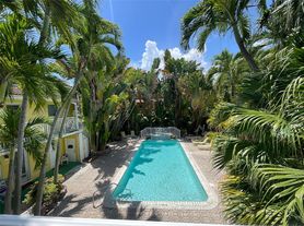 77 Hendricks Isle