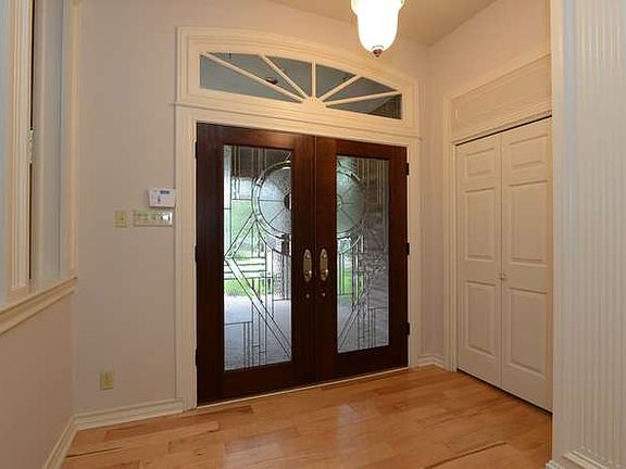 2nd image of 6 Birnam Oaks