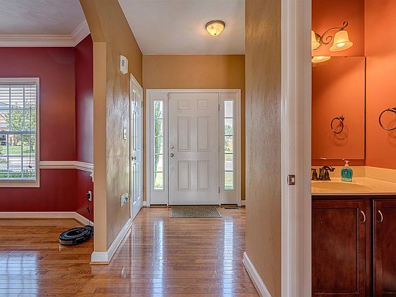 3rd image of 2309 Foxfield Ln