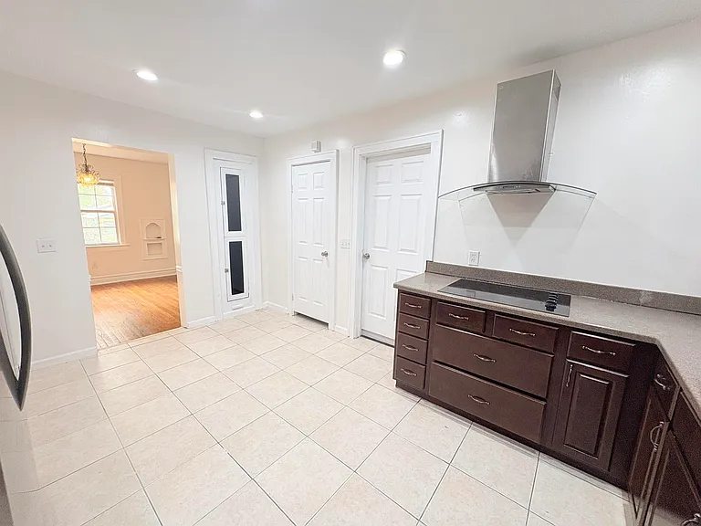 212 Barbourville Dr — Photo 10