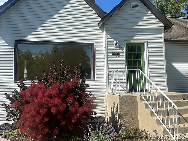606 Linden St — Photo 2