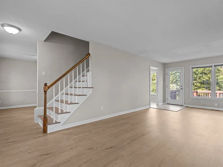 4309 Warfield Pl — Photo 8
