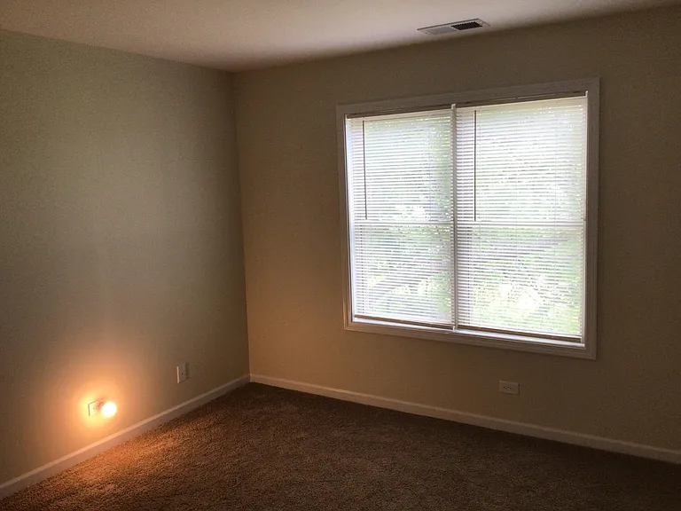 210 Glengarry Dr #2 — Photo 7
