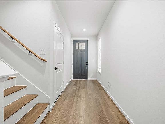 2nd image of 17 Fulton Row Ln