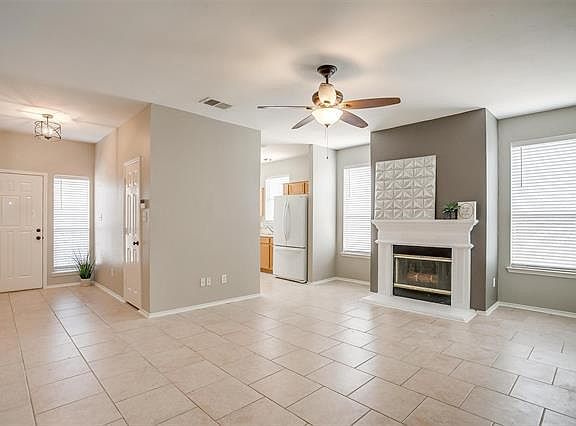 4th image of 7109 Park Creek Cir E