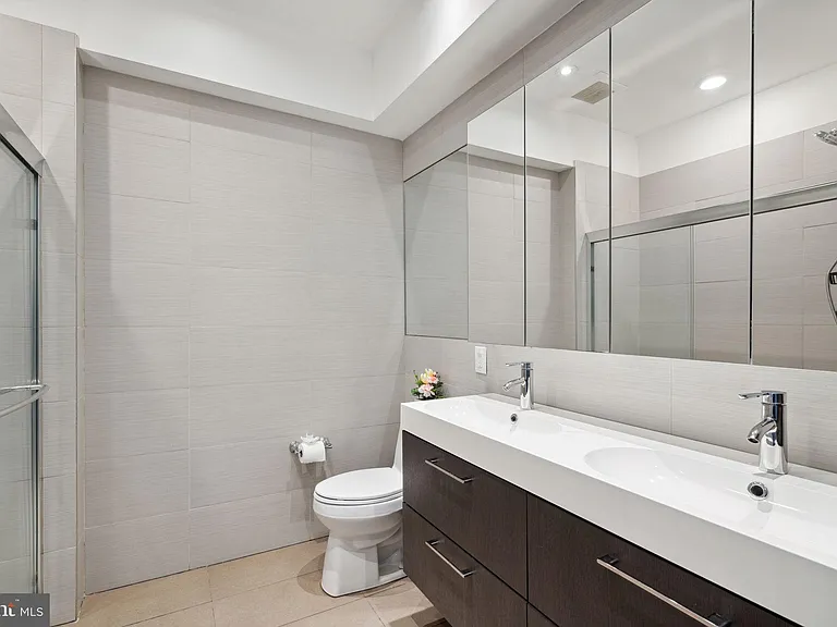 501 Vine St #2 — Photo 30