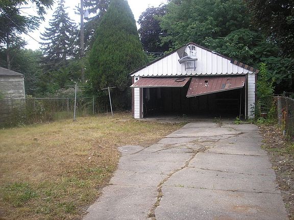 2nd image of 11721 Auburn St