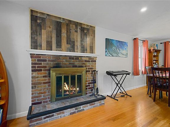 4th image of 24 Parkside Way