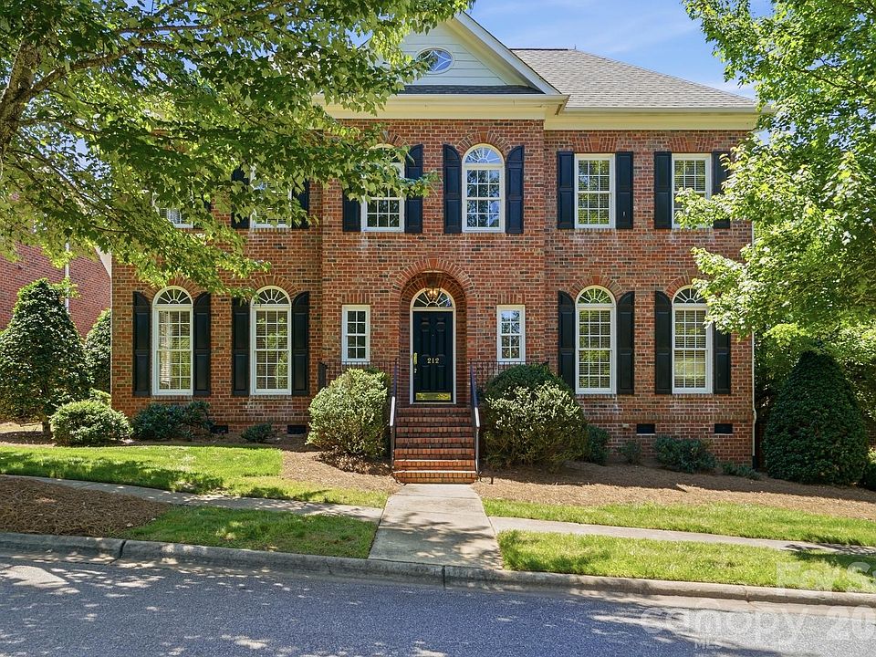 1st image of 212 Hawthorne Park Ave