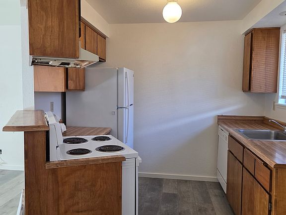 4th image of 424 NE Silverwood Pl #430