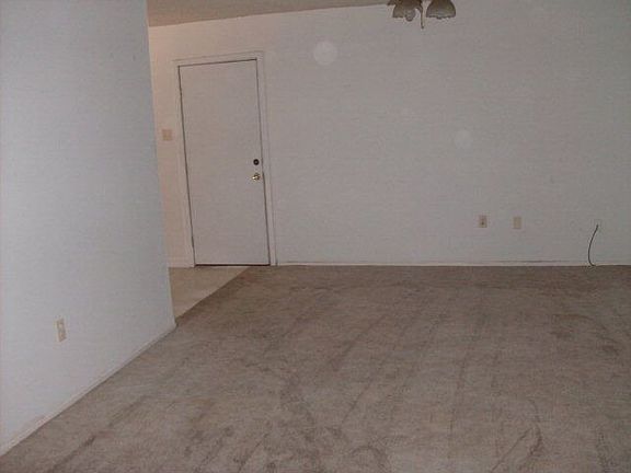 3rd image of 4200 Fernwood St