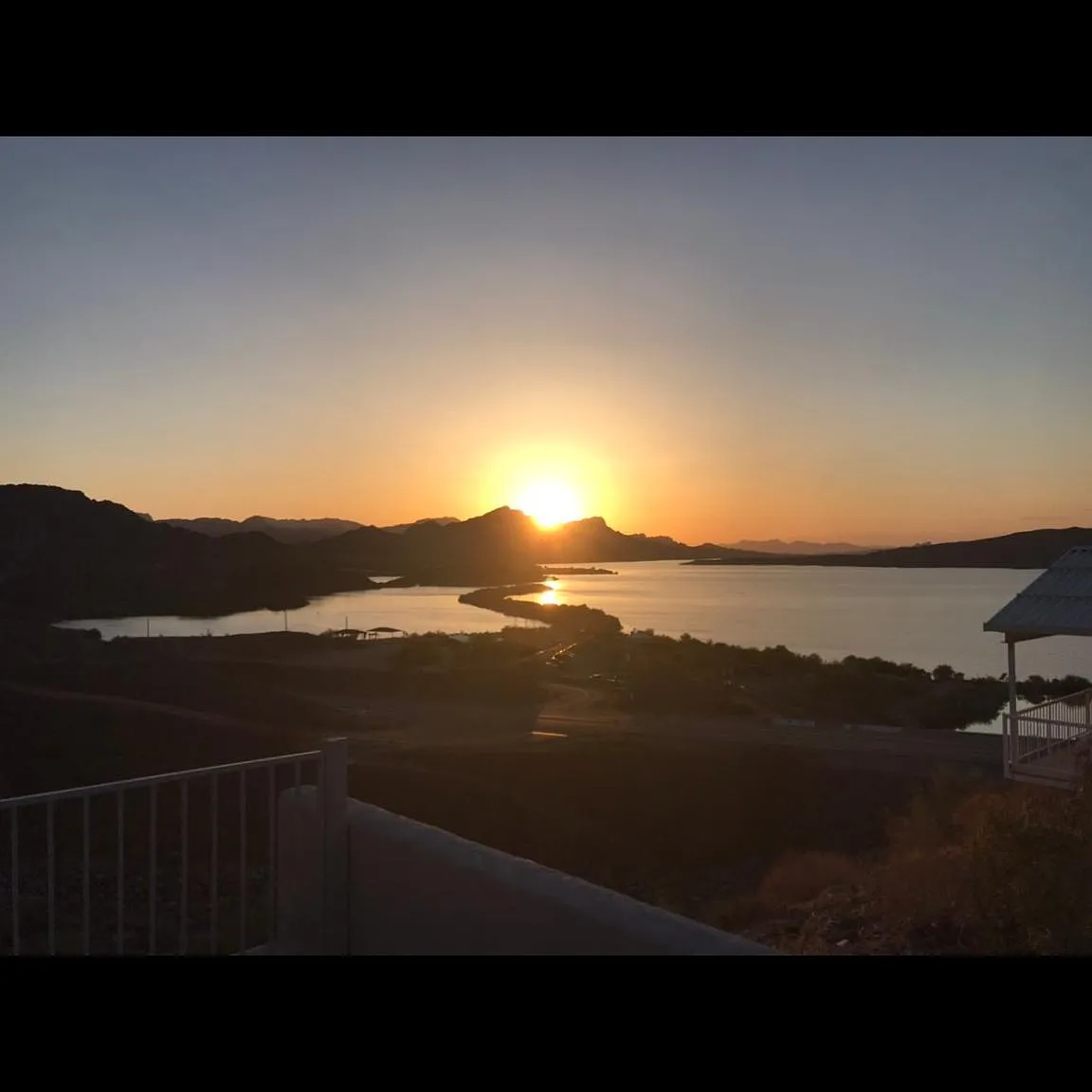 2888 Manor View Dr — Photo 1