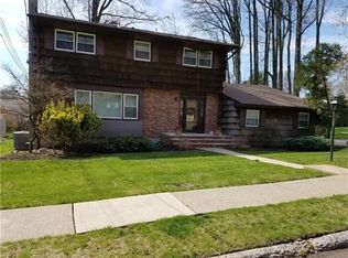 33 Walker Ave, Edison, NJ 08820