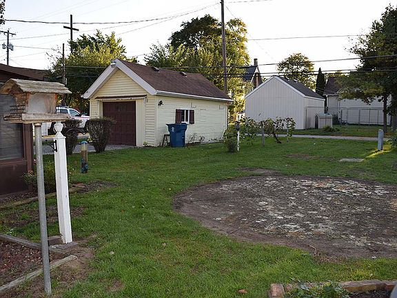 3rd image of 217 Lincoln Ave