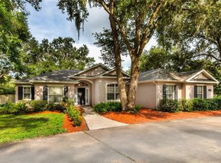 6285 Sunnyside Dr, Leesburg, FL 34748