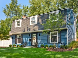 957 N Ventura Dr, Palatine, IL 60074