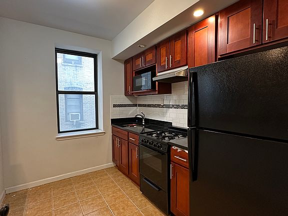 3rd image of 4313 41st St APT B2