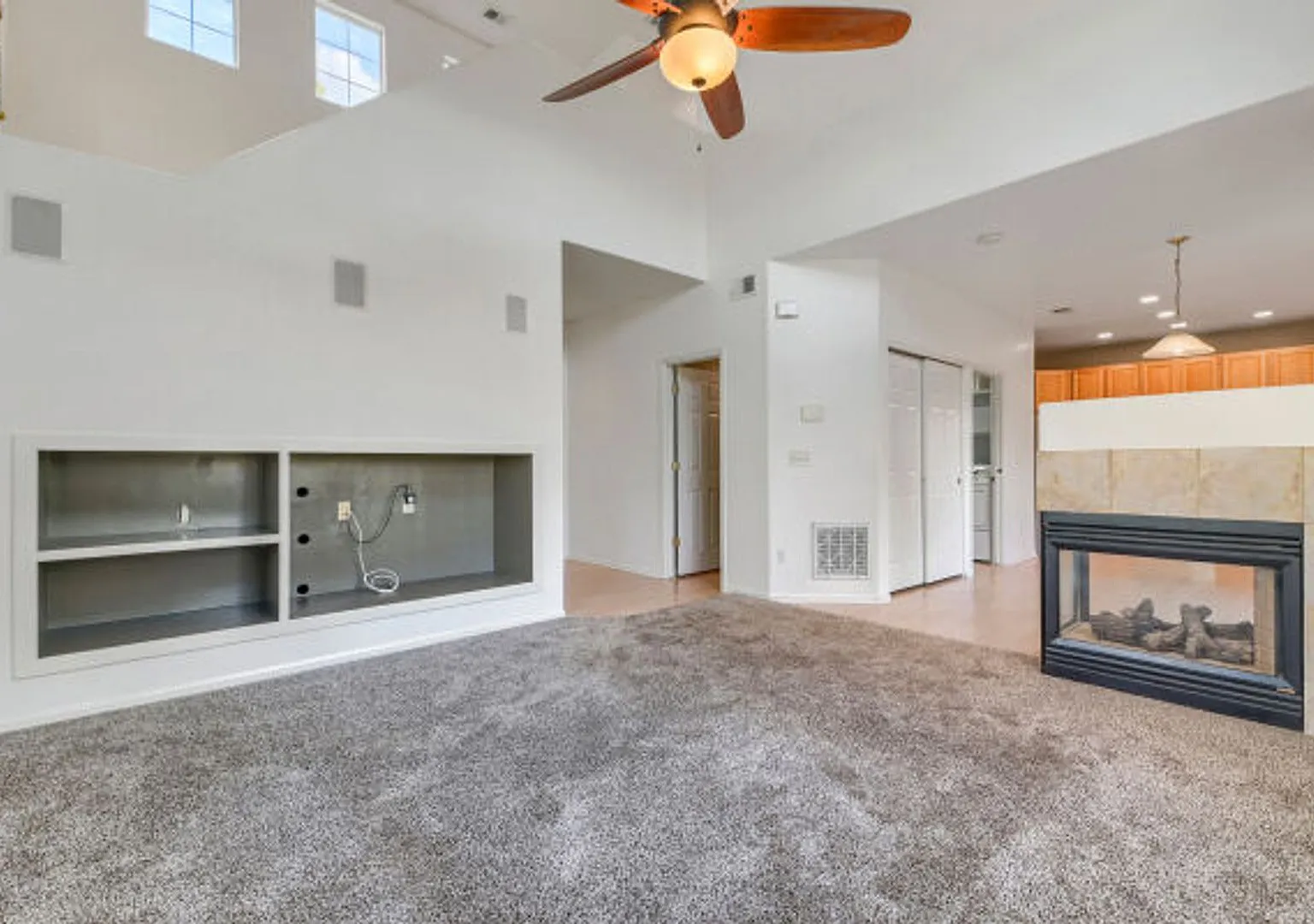 Low-Maintenance 3 Bed/3 Bath Cherrywood Park Home That Backs To Greenway — Photo 3
