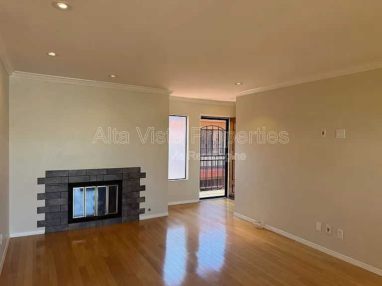 2849 E St #17 — Photo 3