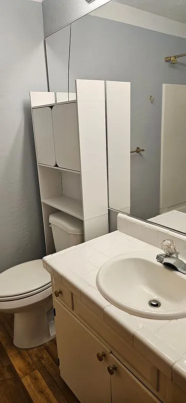 2 bed, 1.0 bath, 792 sqft, $1,635 — Photo 2