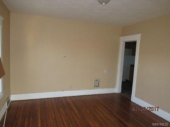 3rd image of 199 Kenmore Ave