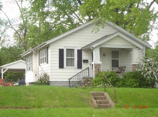305 5th St, Lincoln, IL 62656
