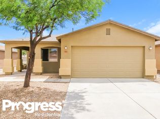 975 E Silversmith Trl, San Tan Valley, AZ 85143