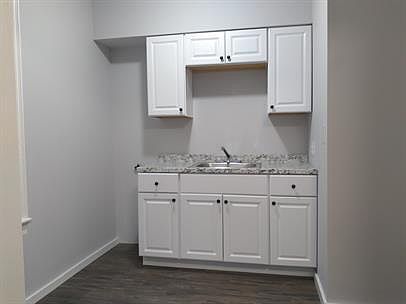 3rd image of 2320 E Stewart St #10691166