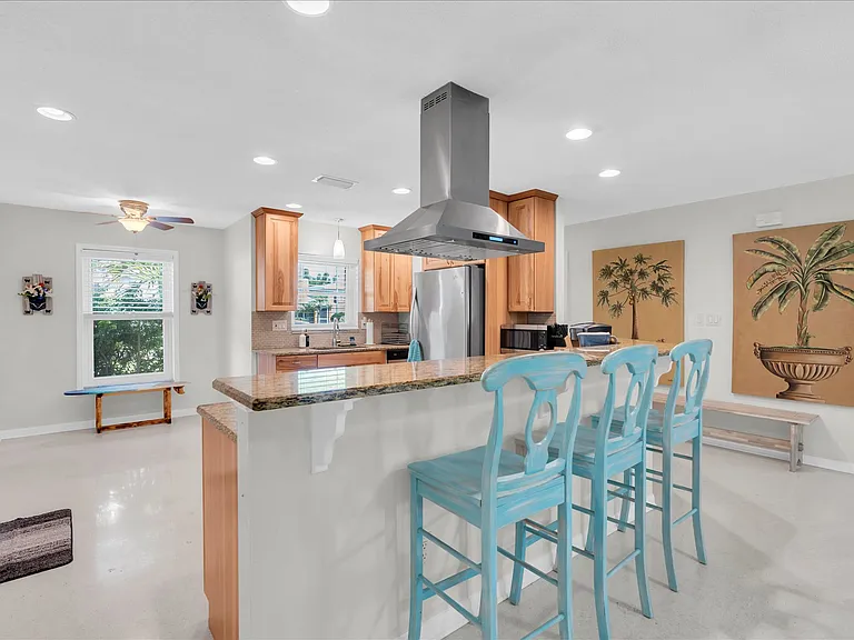 232 Timberlane Dr — Photo 7