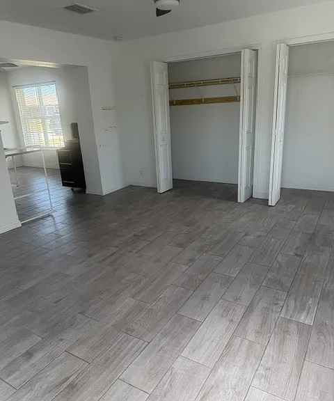812 E Flag Ln #2 — Photo 1