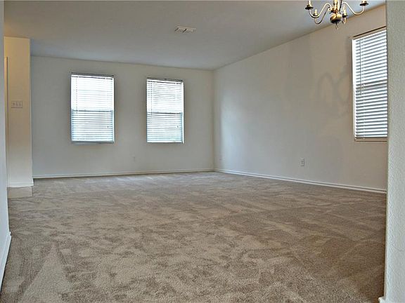 4th image of 1218 Whitecreek Dr