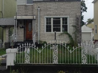 13812 234th St, Rosedale, NY 11422