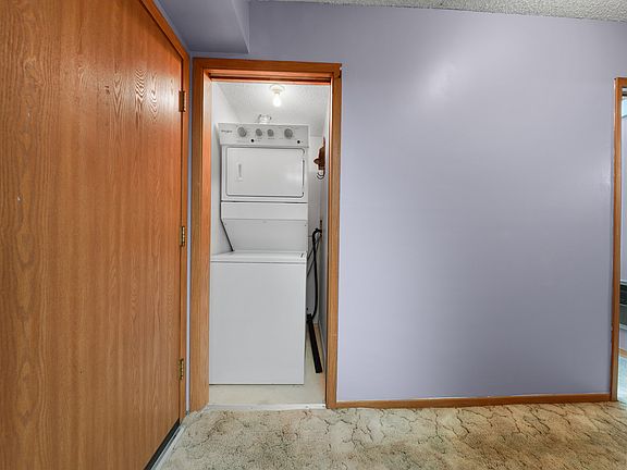 3rd image of 100 Green Acres Dr APT 2