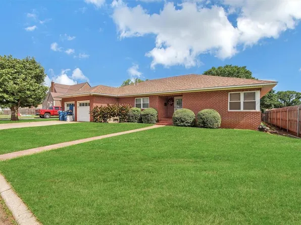 315 W 6th St, Cordell, OK 73632