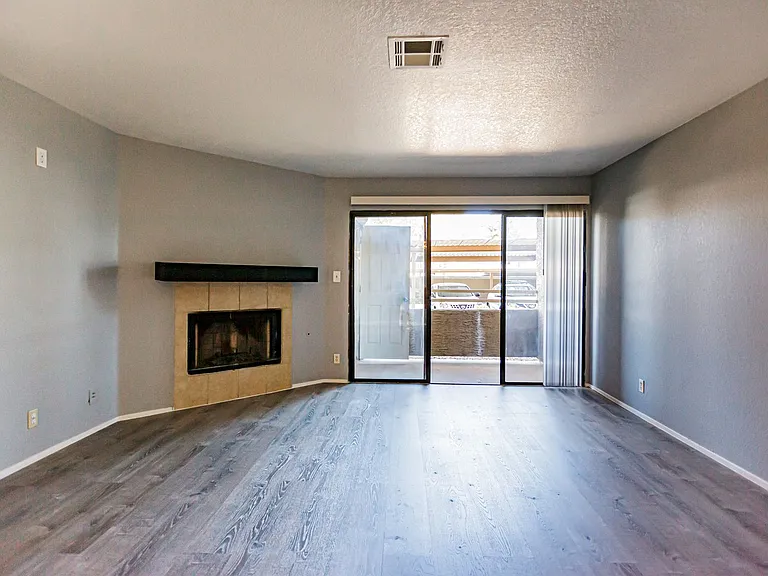 5036 S Rainbow Blvd #104 — Photo 5