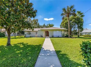 504 SE Paradise Point Rd, Crystal River, FL 34429