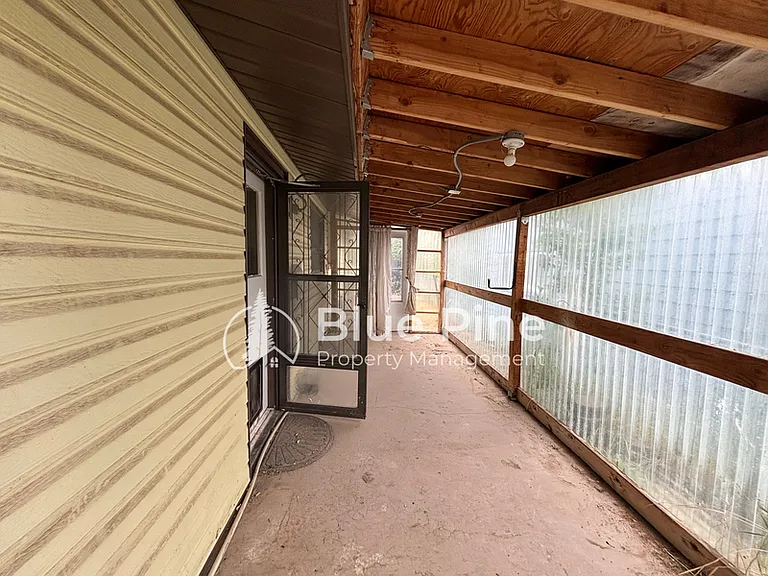 1080 Halsey St — Photo 5
