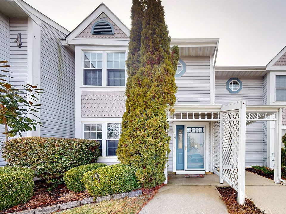 1st image of 630 E Chancery Ln #3