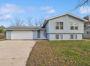 410 N Kelly St, Shell Rock, IA 50670