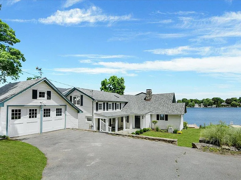 46 Sycamore Rd — Photo 1