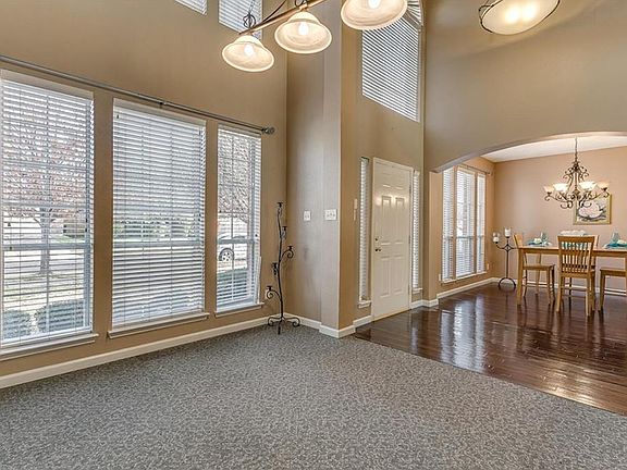 5th image of 325 Stormydale Ln