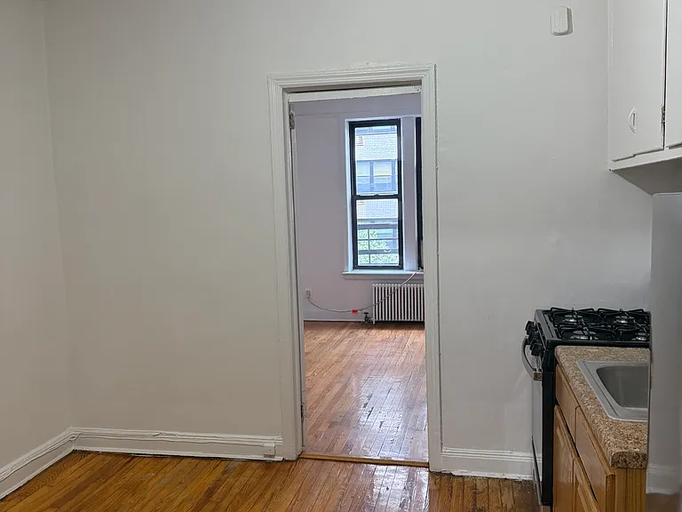 314 E 70th St #3A — Photo 2