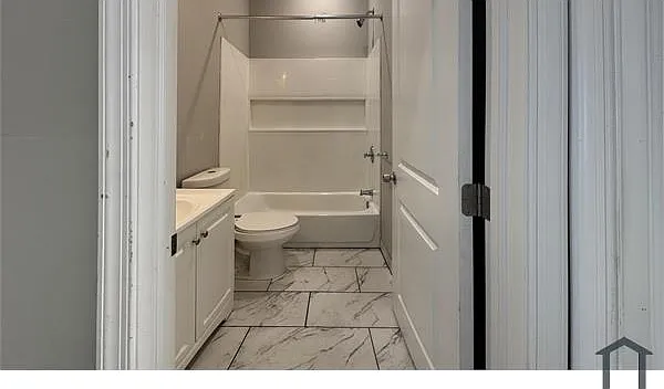 275 S 56th St #3 — Photo 8