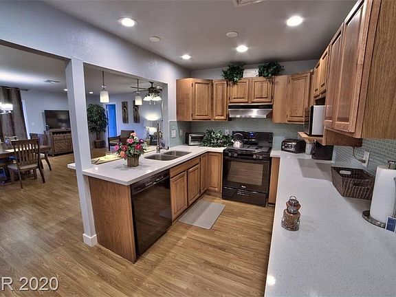 5th image of 7034 Acorn Ct
