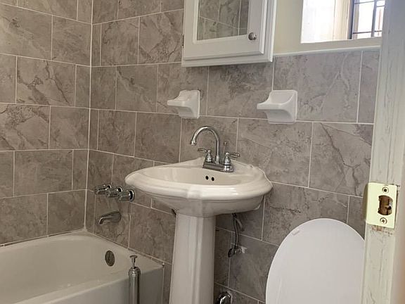 4th image of 2345 Ocean Ave #1G
