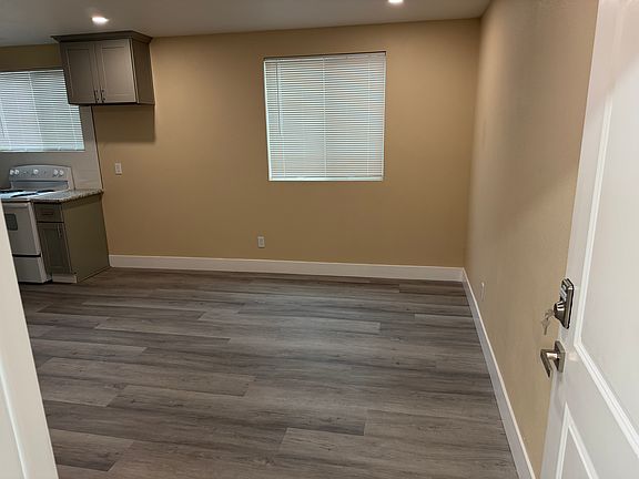 3rd image of 10702 Alicante Way Suite 4